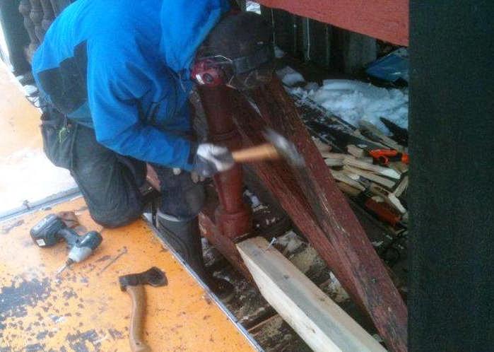 nytillverkad balusterdocka innan de nya