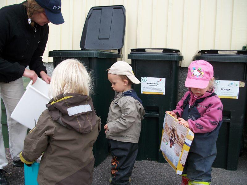 Tandborstning Förskolan deltar sedan ett par år tillbaka i ett projekt genom Folktandvården där vi erhåller gratis tandkräm och tandborstar till alla barn.