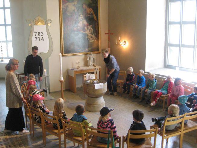 har lika värde. Vi arbetar för respektfulla relationer, att förstå vad det innebär att vara en god vän och att ha en god vän.