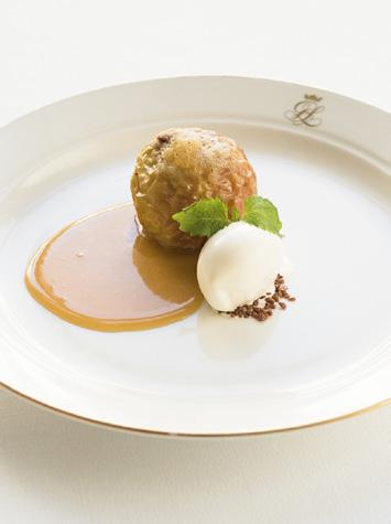 cheeses from the Nordic region with condiments DESSERT/DESSERT Nybakat