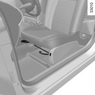 FRAMSTOLAR (1/2) 3 2 1 4 5 Inställning av höjden på förarstolens sittdyna (kan variera från bil till bil) Använd spaken 3.