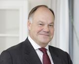 Verkställande direktör för Ömsesidiga Pensionsförsäkringsbolaget Varma. Styrelseledamot i Wärtsilä Oyj Abp sedan 2005.