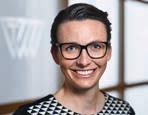 har definierat intern kontroll som en process som påverkas av styrelsen, revisionsutskottet, VD, koncernledningen och övriga medarbetare och som utformats för att ge en rimlig försäkran om att s mål