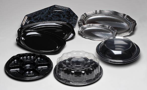 Plast 0 Bild 00 Uppläggningsfat oval liten 0x mm Svart PS 00 00 00 Uppläggningsfat oval mellan Uppläggningsfat oval mellan 0x0 mm Svart PS 00 x0 mm Svart PS 0 00 Uppläggningsfat oval stor 0X mm Svart