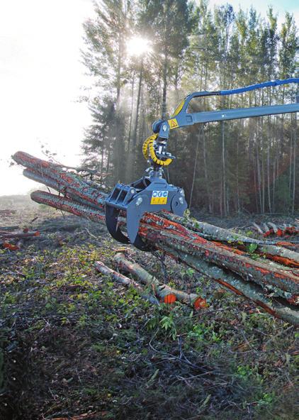 Den senaste generationens FARMA T9F har försetts med ett fast kranpodium med låg placering vilket ger en god uppsikt över skogsarbetet inifrån traktorn.