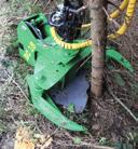 Modellerna T12 och T12 4WD är försedda med hydrauliskt fällbara grindar för att öka åtkomligheten bakom vagn och bidra till bättre sikt.