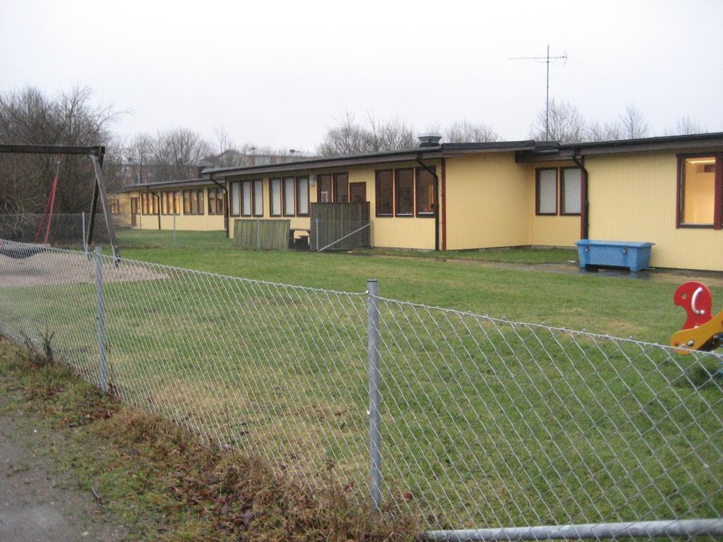 Trädgårdsprojekt på Humlebo Skola: KOM UT- VA MED!/ En inbjudande skolgård Bakgrund: Humlebo Skola är en liten Träningsskola.