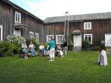 DHR Kungälv, Karl-Gustav Rosborg Resor med studier Skall lokalavdelningen resa i Sverige nästa år? Många folkhögskolor kan ordna landskapskurser under sommaren för avdelningen.