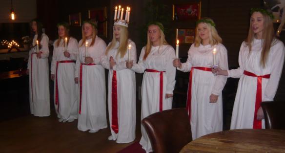 Lotta Carlson Under tisdag kväll 6 dec hade DHR Tidaholm sin årliga julfest.