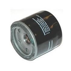 på motorn Insatsfilter: Spin-On Oljefilter: b. Lokalisera Oljefiltret (Högst upp: Spin-On, nedan: Insatsfilter) c.
