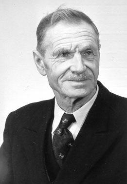 Anfäder Axel Osvald Carlsson Axel Osvald Carlsson. Fiskeskeppare. Född 1883-03-17 Krossekärr. Faddrar: Alexander Christiansson Krossekärr, h. Matilda Olausdotter ibm.