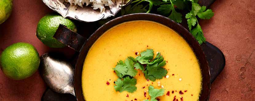 MOROTSOPPA KORMA APRIKOS CHUTNEY Här en lättkryddad och fräsch morotssoppa med smak från norra Indien, soppan är både mättande och lätt att göra.