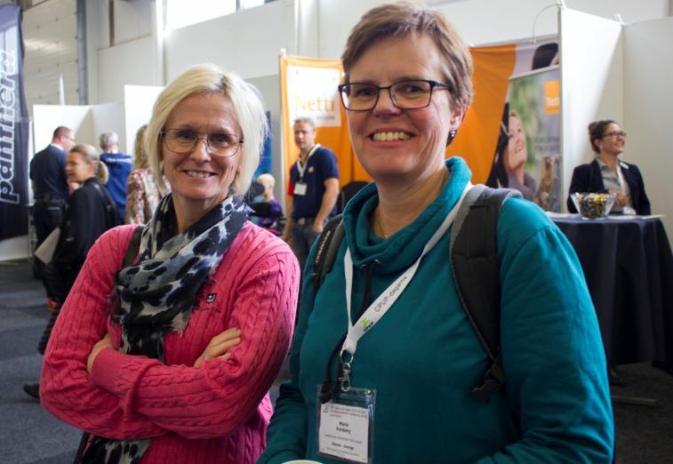 Anna Gullberg, till vänster, och Maria Forsberg, till höger, är båda arbetsterapeuter inom habiliteringen i Skövde och det var första gången de var med på en CPUP-konferens.