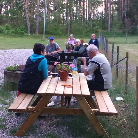 Granhammar Kursverksamheten har vi försökt att utöka. Vilket vi även har lyckats med. Höjdpunkten var nog höstens valpkurs där vi hade 20 anmälda och alla som ville fick plats.