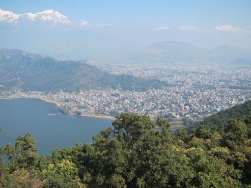 allt en Himalaya-vandrare kan behöva. Övernattning: Hotell Manang eller liknande i Kathmandu (1330 m höjd) DAG 02.