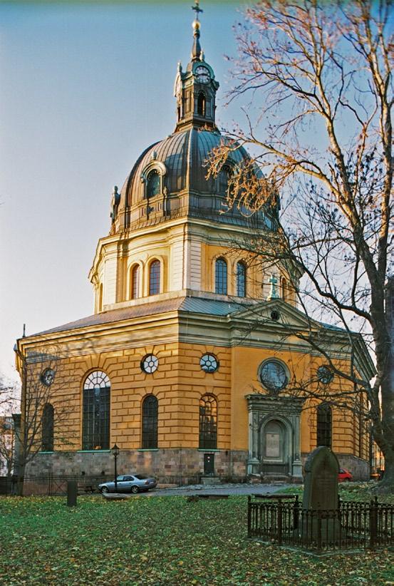 hedvig eleonora kyrka 5 Det norra gravkoret från väster. Exteriör från öster. och gesims likt portalerna.