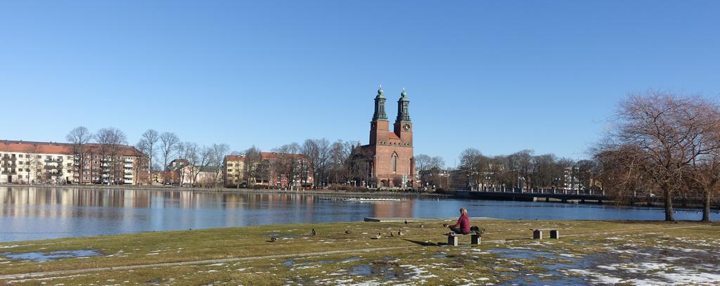 BEFOLKNING Det finns inget direkt samband mellan befolkningsutveckling och efterfrågan på hotell- och mötesrum. En tydlig trend i befolkningsutvecklingen kan dock spegla områdets attraktionskraft.