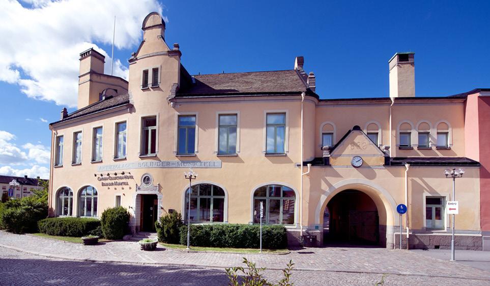 Byggnaden delas med Munktellmuseet och fungerade exempelvis som huvudkontor för traktor- och maskintillverkaren Bolinder Munktell kring förra sekelskiftet.