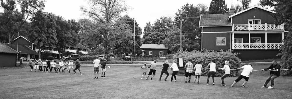 FÖRSLAG TILL DAGORDNING VID ÅRSMÖTE MED SKOGHALLS BÅTSÄLLSKAP DEN 30 mars 2017. 1. Mötets öppnande 2. Fråga om årsmötets behöriga utlysande 3. Godkännande av dagordningen 4.