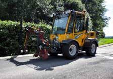 cylinderhydraulik Fjärde cylinderhydraulik Dubbelverkande cylinderhydraulik baktill Kryppedal Stickdosa på 12 V framtill och baktill Nedfällbar varningsblinker TFT-display