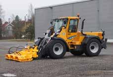 Startmotor 3 kw Generator 120 A Elhydraulisk omkastare av range med två hastigheter 0-20 km/h/4720 dan 0-40 km/h/2330 dan Mot omgivningen under LwA 104 dba Inne i förarhytten under LpA 72 dba VIKT