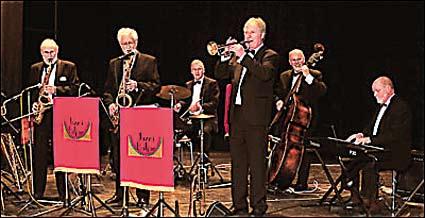 Glad och svängig dixieland- eller swingjazz från 20-talet och fram till 60-talet där sättningen beror på musiken.