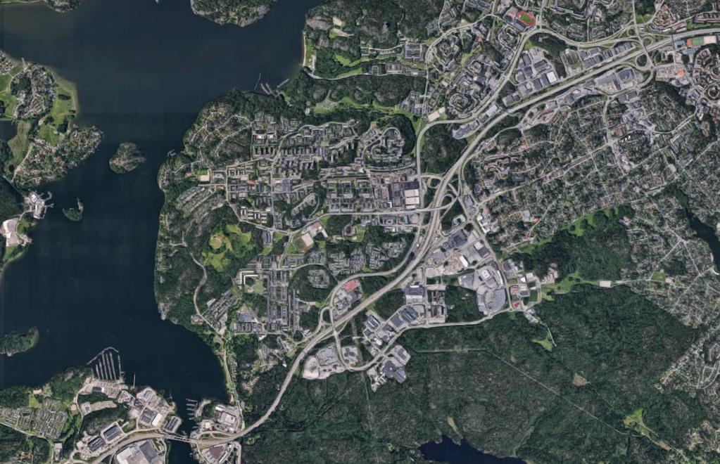 1 I n l e d n i n g Denna trafikutredning har genomförts med anledning av planerad bostadsbebyggelse och föreslagen omvandling av Vårbergsvägen inom arbetet med Fokus Skärholmen.