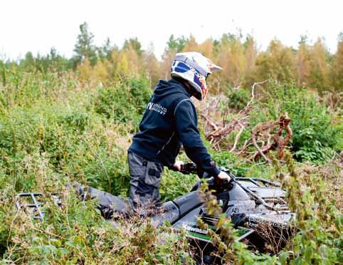 Den stora frågan är kanske vem den här maskinen egentligen vänder sig till då den går som värsta sport-atv:n men kanske ser ut som en arbetsfyrhjuling?