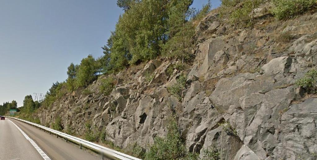 Figur 7.2.3 Befintlig bergskärning utmed väg E6. 7.4.