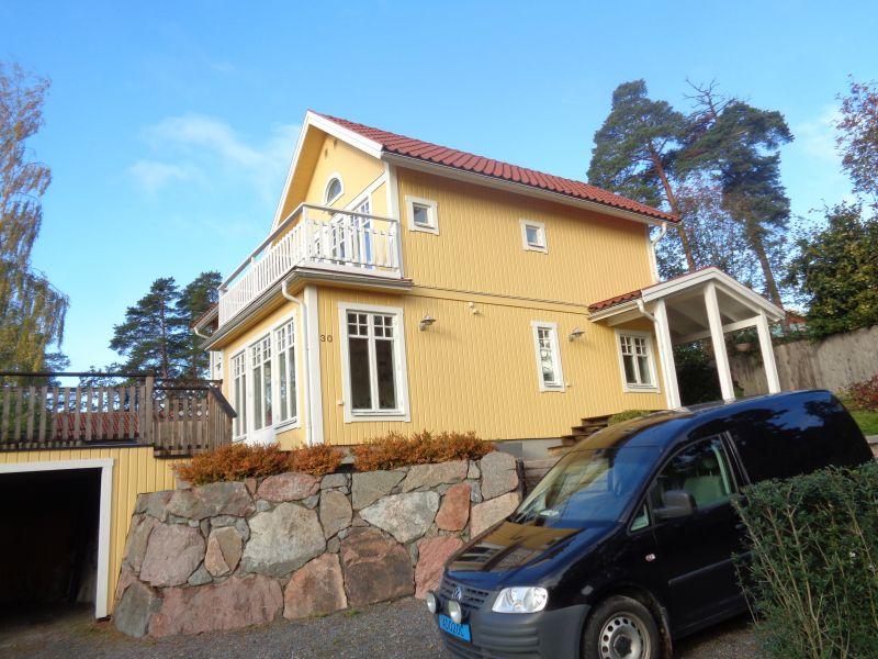 Utlåtande av Överlåtelsebesiktning Överlåtelse av fast egendom enligt jordabalken Vaxholm, Ytterby 4:732 Löjviksvägen 30