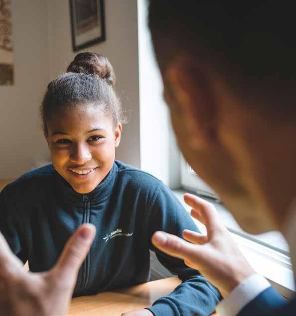 Alla våra lärare tillämpar en pedagogisk metod vi kallar för Ansiktstid vilket innebär att de systematiskt säkerställer att de har individuella samtal med varje elev på varje lektion varje dag.