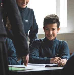 Praktisk info om ansökan och antagning ANTAGNINGEN TILL våra skolor baseras på kötid och syskonförtur. Syskonförtur tillämpas från och med en skolas andra verksamhetsår.