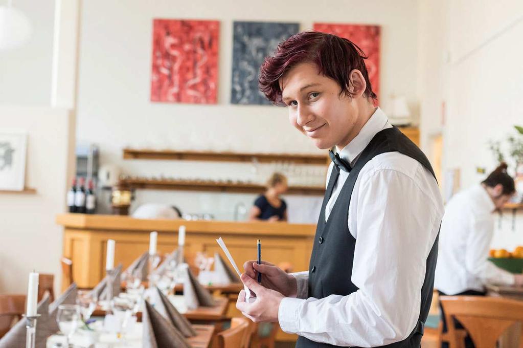 RESTAURANG- OCH LIVSMEDELSPROGRAMMET Är du intresserad av att arbeta i en av Sveriges snabbast växande branscher?