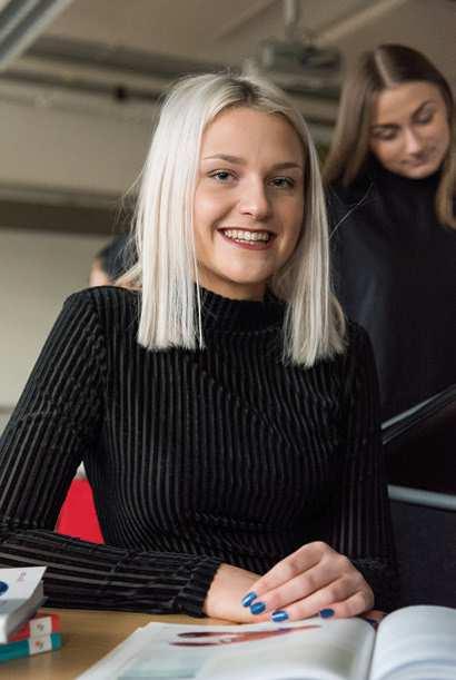 Även på denna inriktning görs studiebesök på ex. Tingsrätten och yrkesverksamma jurister/ advokater gästföreläser.