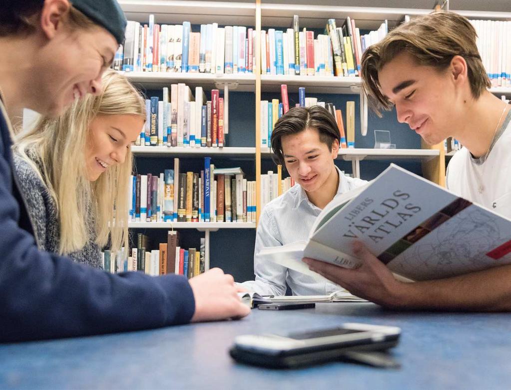 SAMHÄLLSVETENSKAPSPROGRAMMET Har du ett samhällsvetenskapligt intresse och vill gå en gymnasieutbildning som ger dig många möjligheter till vidare studier eller arbete? Då är detta programmet för dig!