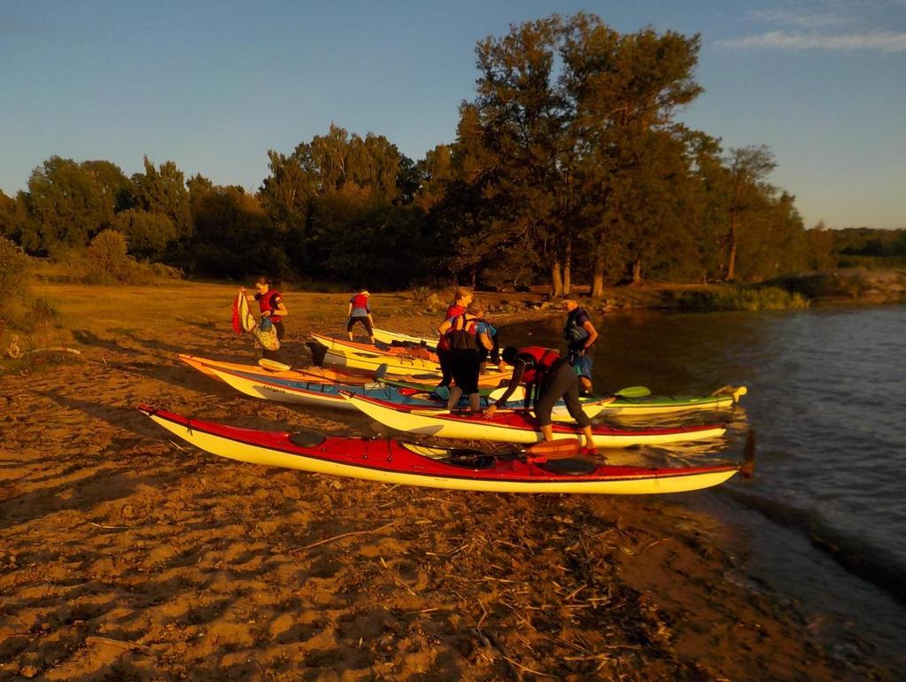 16/7-2017 Marvikarna, Sörmland Söndagens planerade paddling runt Arholma fick planeras om. En väderfront med risk för starka vindar gjorde att gruppen dirigerades till Marvikensjöarna i i Sörmland.