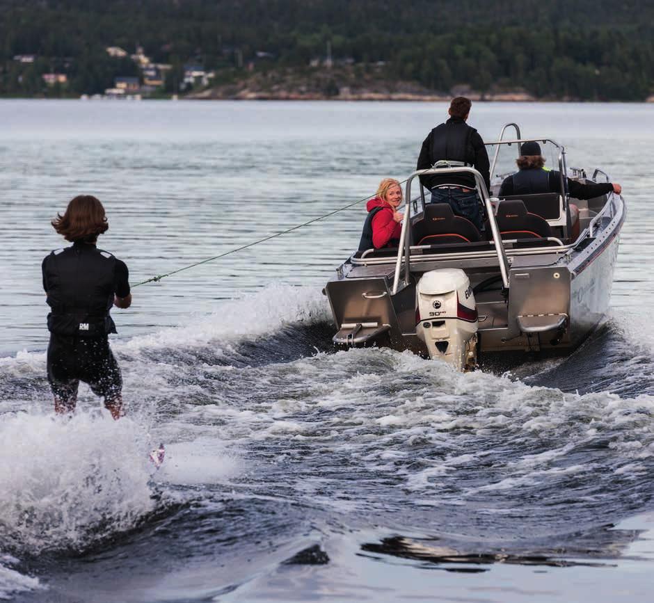 En träffpunkt. Ockelbo är mer än bara en båt. Den är en träffpunkt. För familjen, vännerna och för dig själv. För äventyren i skärgården.