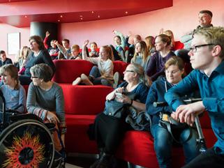 Skicka svaren till FUBs KANSLI Box 1181 171 23 Solna Senast den 4 december måste vi ha ditt svar. Skriv Tävling på kuvertet om du skriver brev. Eller e-posta till tavling@fub.