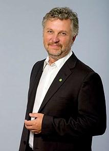 Peter Eriksson Bostads- och digitaliseringsminister Näringsdepartementet Nyckelorden är att utveckla och använda nya tjänster samtidigt som den personliga integriteten