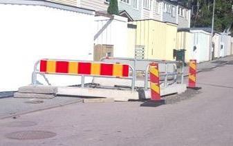 Därför kan utmärkningen av kortvariga arbetsplatser vara som vid intermittent arbete. Energiupptagande skydd kan, efter riskbedömning, krävas även vid denna typ av arbeten.