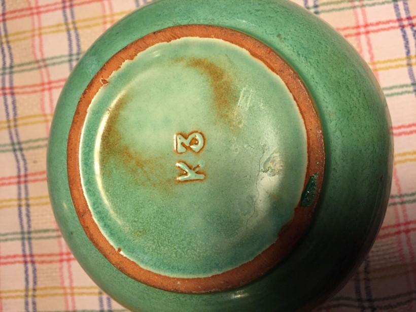 12 Fråga 28 mars 2018 Jag undrar vem som har formgivit K-serien (1938)? Köpte en vacker grön vas igår som det står K3 under. Tacksam för svar.
