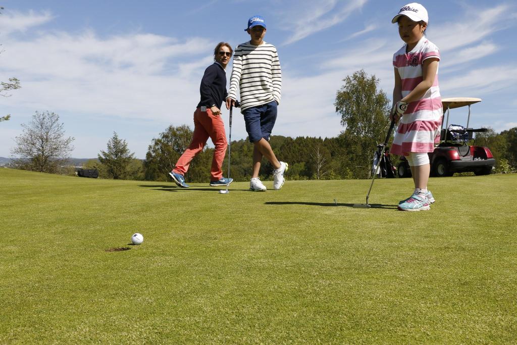 Junior- och elitkommittén JK bedriver träning året om i tre säsonger, vinter, sommar och höstträning.