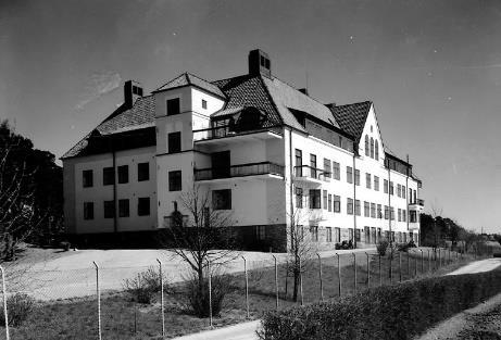 Exempel ur arkiv och samlingar i Eskilskällan 1900-talet och tidigt 2000-tal En enorm samhällsutveckling har skett under 1900-talet.