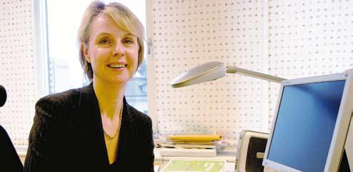 När Lesley var mammaledig(2004) bestämde hon sig för att göra verklighet av sina idéer. Hon kombinerade helt enkelt sin konstutbildning med arbetslivserfarenheterna från Apple och skapade B.E.M.Z.