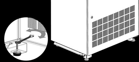.. Ventilationsanläggning Montering av AM 900. Ta bort sockelskyddet på anläggningen.. Res anläggningen upp på de i höjd justerbara maskinfötterna, av personer. OBS!