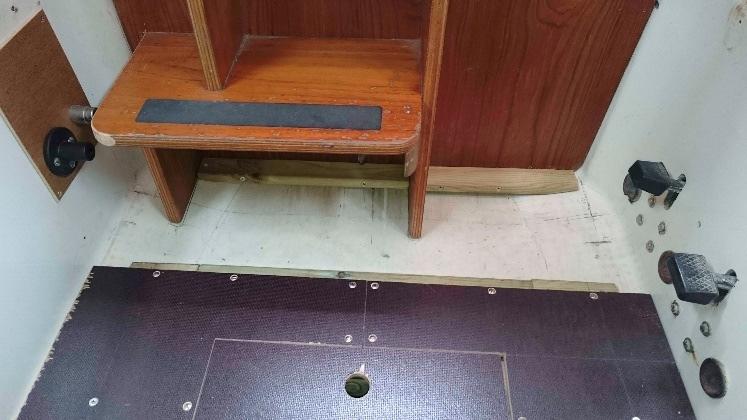 Höjningen i den aktra delen blir inte mer än runt 3 cm och med facit i hand tänker man inte på