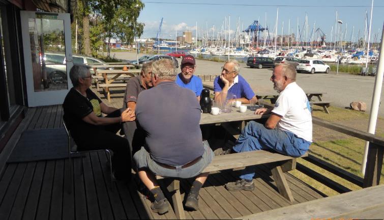 Paus i jobbet fv Lena Eriksson, Roger Eriksson, Ulf