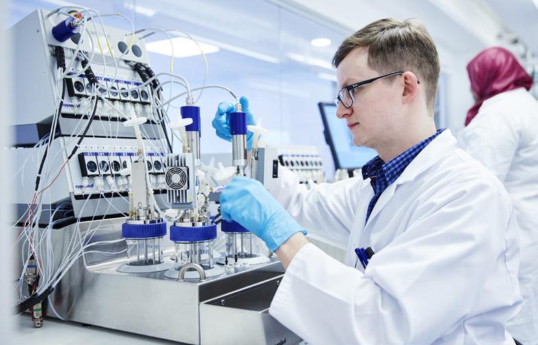 OM XBRANE Verksamhet Xbrane Biopharma är ett bioteknikbolag som utvecklar och tillverkar biosimilarer och långtidsverkande injicerbara läkemedel.