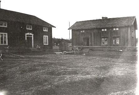 I ett lagfartsprotokoll från 1852 uppges att bröderna Anders och Petter Pehrsöner övertagit hemmanet Sidsjö no 3 med ½ tunnland vardera.