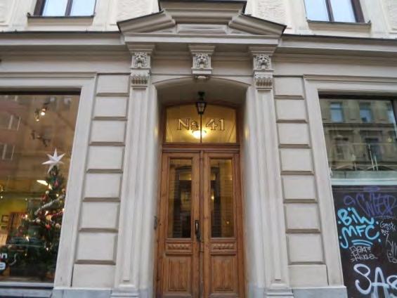Sustend Underhållsplan BAS 2015-12-07 Sida 17 av 43 ENTRÉER Det stora entrépartiet av ek utsätts dagligen